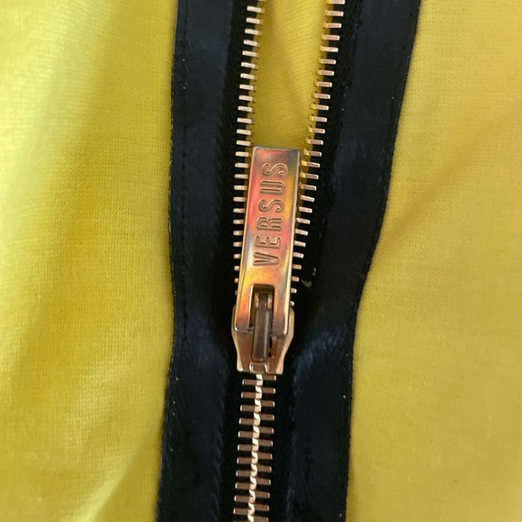 Elegant versus dress, used each time, good condition. 100% original. Us size 2. - Picture 3 of 5